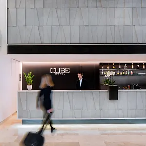 호텔 Cube, 프라하