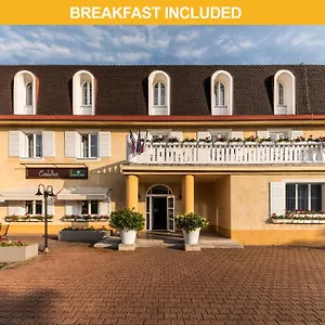 Carl Restaurant & Free Parking Отель