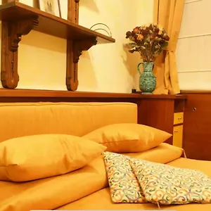 Tynska Apartment