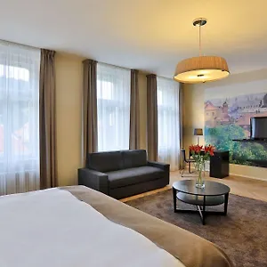 Lägenhetshotell &, Prag