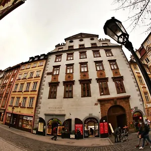 Homer - Old Town Square Vandrerhjem