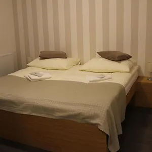 twin-room-in-apartments-461-room-no-7.brnohotels.org/