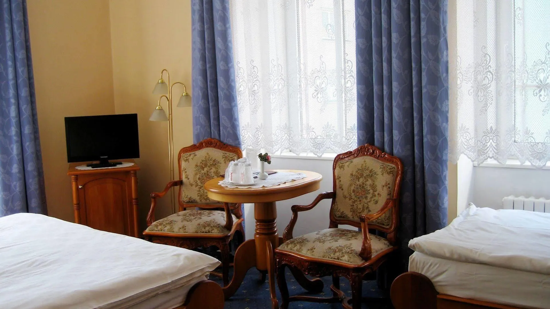 Hotel Opera Prague 4*,