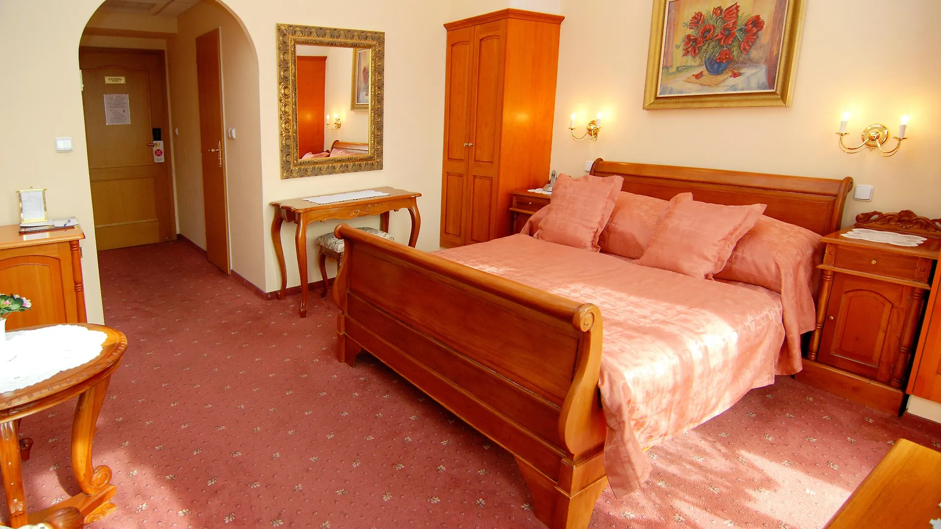 Hotel Opera Prague 4*,