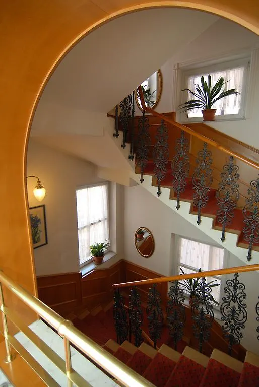 Hotel Opera Prague